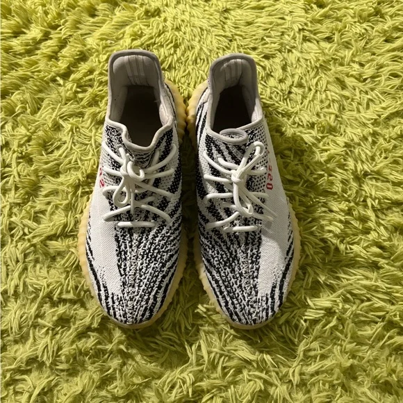 Adidas Yeezy 350 Zebra - Picture 2 of 4